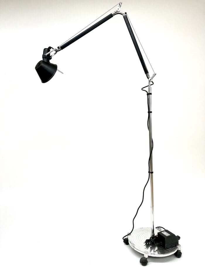 Stehlampe Artemide Tolomeo schwarz